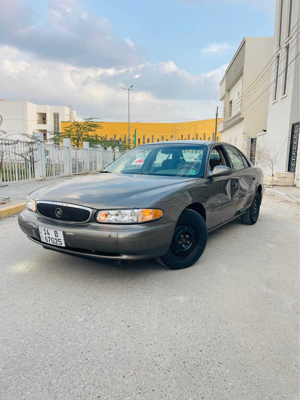 سلام عليكم 
للبيع أو مراوس 
بيوك 2004 تسجيل جديد مزاد كمركي 
مكفوله ضربه وصبغ وتبديل حتى الدعاميات هزه جديده وأرقام جدد تحويل ثاني يوم سياره جاهزه مكينه كير حداديه تبريد كله بلاد تخم تاير وباتري عبوه فيتبم مابيه نقص الحمدالله محرك 3100 سته سلندر كير تعليك جاهزه مابيه نقص مكاني البصره الجبيله قرب مول بصره تايم سكوير 
للاستفسار 
*********** البصرة, العراق
