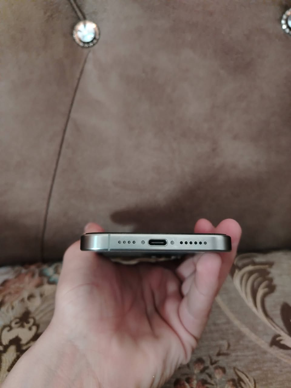 السلام عليكم ايفون 15 برو ماكس ذاكرة 256 بطاريه 87 جهاز  نضافه 100 /100 جهاز وتر كلشي ممبدل مكفولل *********** واتساب فقط مليون 300 و بيه مجال  للطيبين
