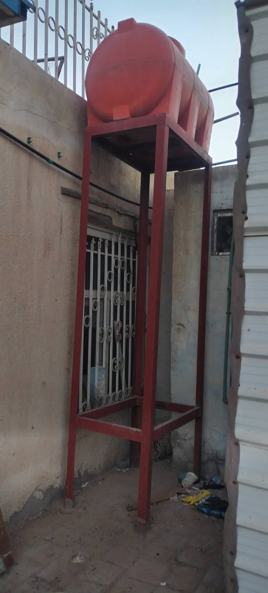 السلام عليكم لبيع ميز ٣ متر ارتفاع وبرميل ابو ٥٠٠ وباب حديد متر وربع لبيع شلع ١٨٠  المكان طوريج سيطرت حي الصناعي. ***********
