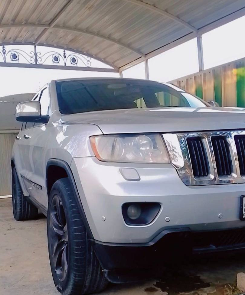 السلام عليكم . جيب 2011 رقم سليمانية انكليزي . السيارة بيها منظومة غاز . محرك 3600 فور ويل 4×4 . كلين بدون حادث  مكفولة دواخل وخارج  ويل كب 20 SRT اسود . مكاني بغداد عارضها ب145 السيارة جديدة باسمي للتواصل ***********
