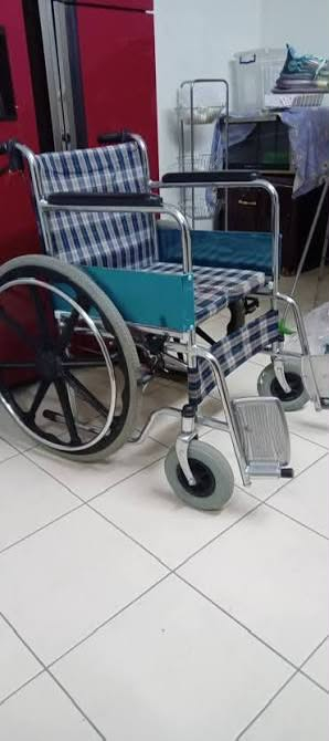 سلام عليكم شباب عربانه شحنه للبيع عوزه ابس باتري بل جيس عندي عربانه بدون شحن بعته كارتون مامستخدمه هم للبيع ***********
