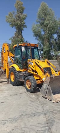 جي سي بي • موديل 2003 • مقص سلايت