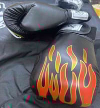 كيس ملاكمة • باندج وقفاز • بغداد حافظ القاضي