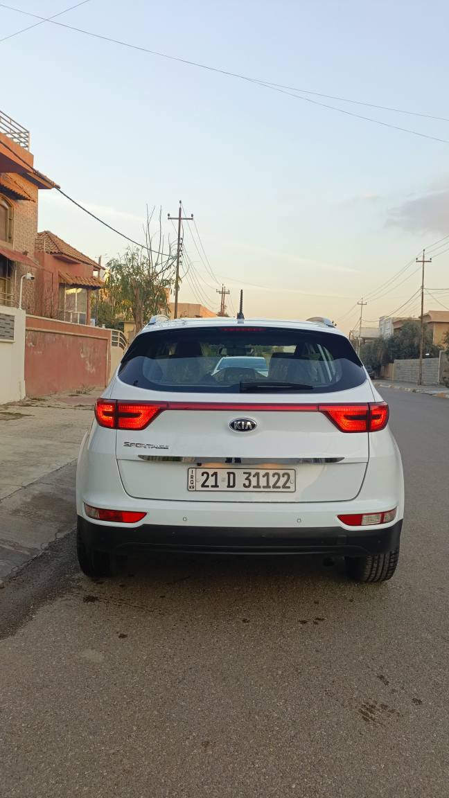 سبورتاج موديل ٢٠١٩ خليجي ماشيه ٩٨ الف بيها بصمه تشغيل عن بعد حساسات خلفيه كامره خلفيه بيها فقط باب واحد صبغ للتواصل ارسل رسالة او على الرقم 
***********
*********** كركوك, العراق
