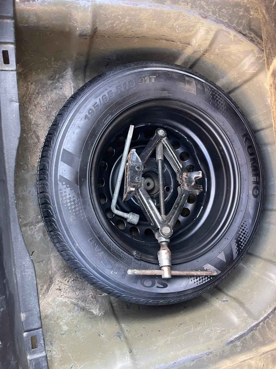 سوناتا ٢٠٠٩امريكي صبغ عام بدون اي دواخل شرط 
٢٤٠٠
كير مكينه تبريد وتدفئه كله شرط 
رقم ديالئ 
مكاني صلاح الدين بلد 
97مجال كلش بسيط
***********
