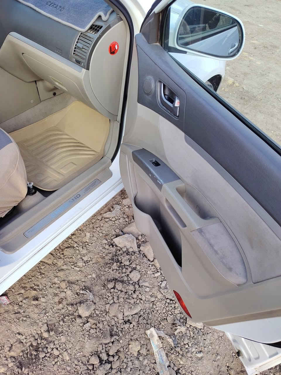 ، اخوان السلام عليكم سياره موديل 2012 امجراند رقم بغداد سياره باسمي نقص بس تبريد فقط بيع مراوس سعرها ب 50 ورقه وفي مجال مكاني باب الهاشميه) ***********
