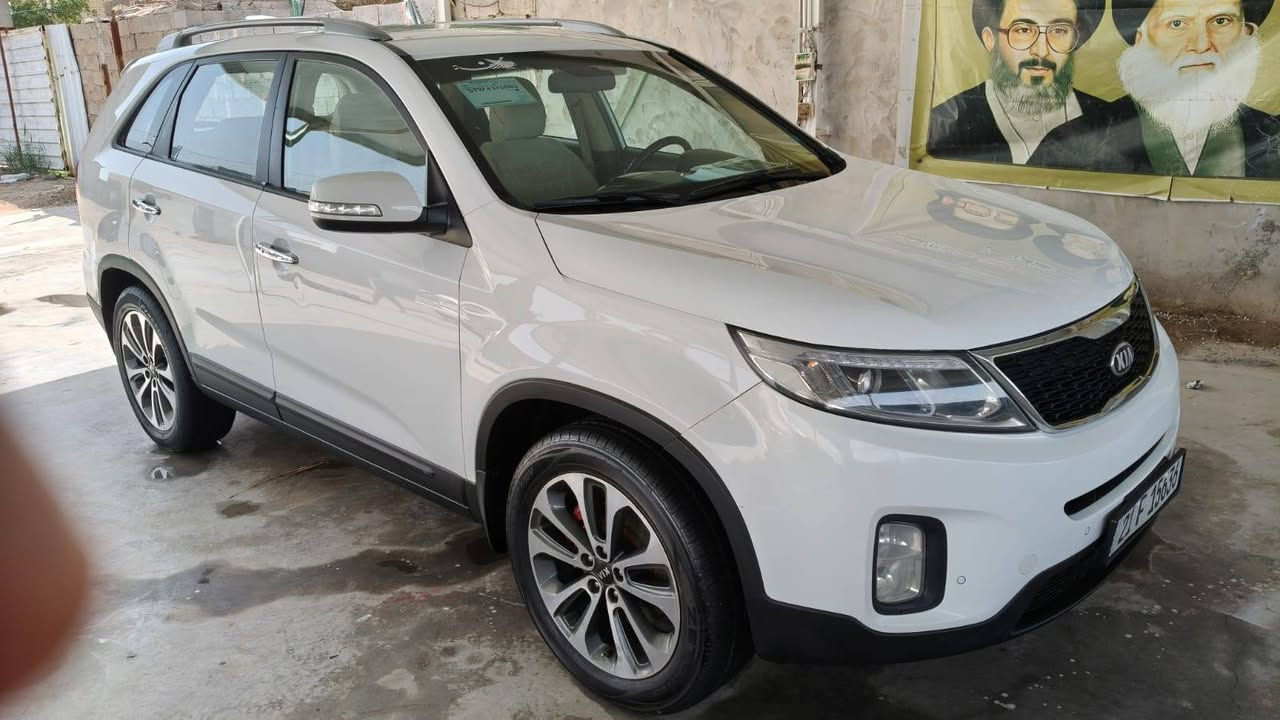 السلام عليكم 
***********
***********
السعر ((175)) وبيها مجال للشراي 
سياره كيه سورينتو موديل 2013 وارد خليجي كفاله عامه بيها بارد شبر باب الخلفي رقم انگليزي سنويه مجدده 7راكب  سلندر 6 للاستفسار الاتصال على الرقم التالي
