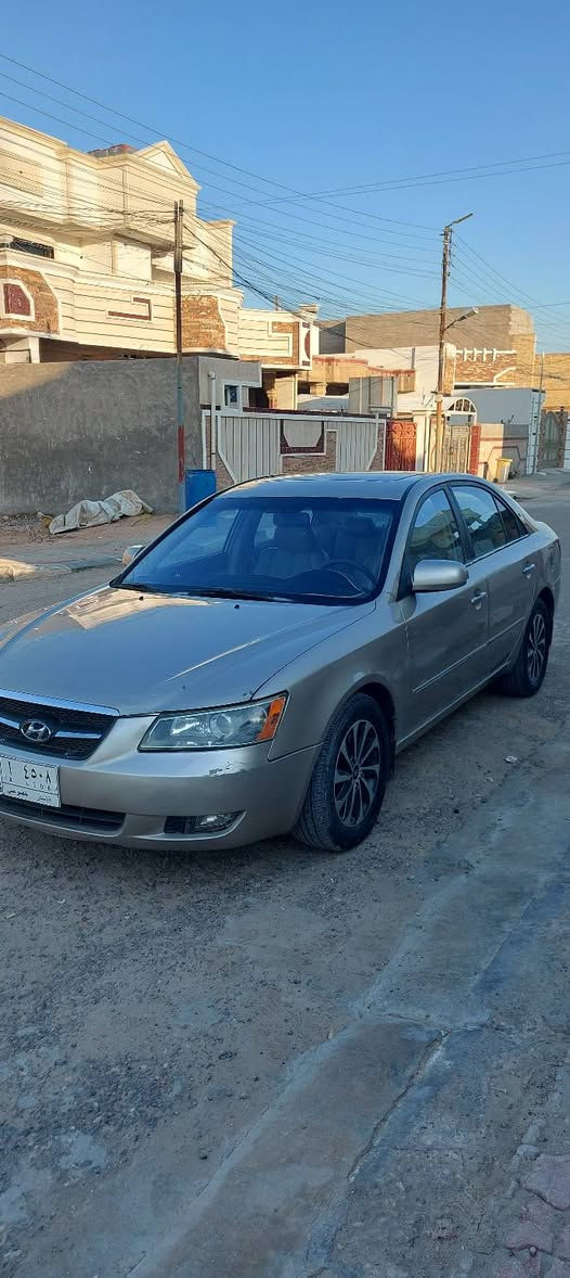 سوناتا 2008 وارد امريكي للبيع سياره فول مواصفات عدا البصمه
محرك ٢٤٠٠ دوش 
فتحه سقف تبريد
 كشنات كهرباء
 تدفئه بل كشنات
 شاشه تاب
ويل ViP
 كير وصدر خير من الله المحرك بي صوت خفيف فقط الصبح بدايه تشغيل 

بيها كم قطعه صبغ ابيع حزام بيها ضربات بسيطه بل جاملغ الخلفي والبنيد
السعر ١٠٠ ورقه وبيها مجال للشراي رقم هاتف ***********
