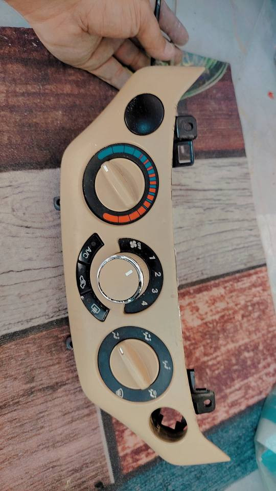 اغراض افيو بس النوزلات ممتأكد منهن مال افيو لو لا سعرهن كلهن ب ٦٠ الف
كونترول التبريد
مسجل بلادي
شفقة بنيد نيكل
تخم نوزلات.. مكاني بغداد الدوره
***********
