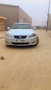 عندي لكزس موديل 2008 سياره رادله ترتيب بيها غرامات اتصال 07702868611