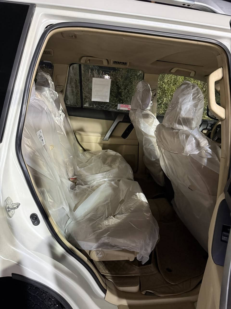 سلام عليكم برادو١٧ ///TXLسياره فول واحد علا واحد فتحه بصمه دبل تانكي 7راكب مدوشمة جلد V6سلندر سياره مري شفط تشغيل عن بعد سياره حداديه كير مكينه تبريد كله علا وضع شركه ماشيه 124الف حقيقي علا وضعها  بيها دعاميات الاامامية مبدلة والخلفية مصبوغة للجمالية فقط تخم تاير جديد مال شركة 
كفاله عامه من صبغ او فتح رقم بغداد بسمي تحويل ثاني يوم سعرها370 وبيهة مجال 
***********5رقم صاحب السيارة
