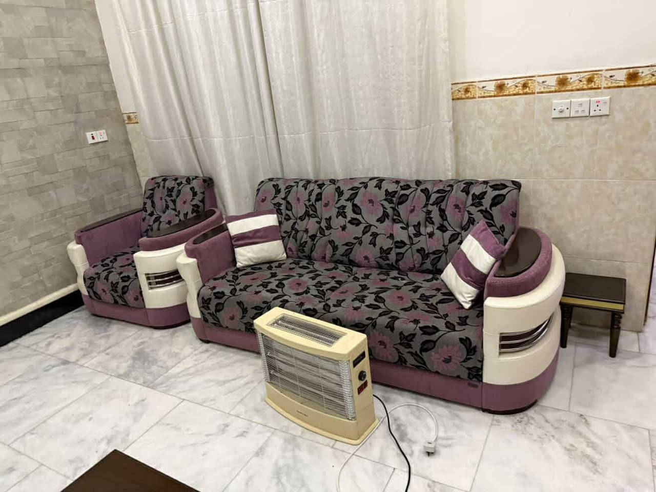 تخم للبيع السعر ٣٠٠ وبي مجال ***********
