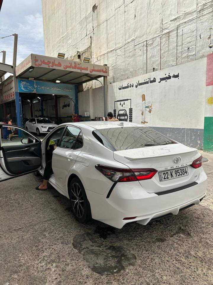 سلام عليكم 🌸
تويوتا كامري موديل 2024 لون ابيض مواصفات Se ماشية 48000 كيلو مرقمة جاهزة رقم اربيل (سنوية وهزة جديدة) الحادث قطعة واحدة فقط مبدل 
ايربكات مرجعها سستم شرط المحرك والكير وكلشي شرط وضع الشركة .
السيارة ثاني يوم تحويل 
المكان اربيل .
السعر 235 ورقة وبي مجال بسيط .

مواصفات السيارة 🚘 :
كشنات جلد 
كشن كهربائي 
ثلاث كير نظام رياضي/نورمال/اقتصادي ✔
شاشة 📺
كاميرا 📷
تحكمات ستيرن و تحديد سرعه 
رادار 
لايتات زينون LED
نظام توجيه السيارة بين خطوط الطريق (تحديد مسار)
محرك 4 أسطوانات (سلندر) 
كير ومحرك وكلشي شرط 100‎%‎ على وضع الشركة 

للأستفسار :-
*********** رقم الخط والواتساب. (صاحب السيارة مباشر).

