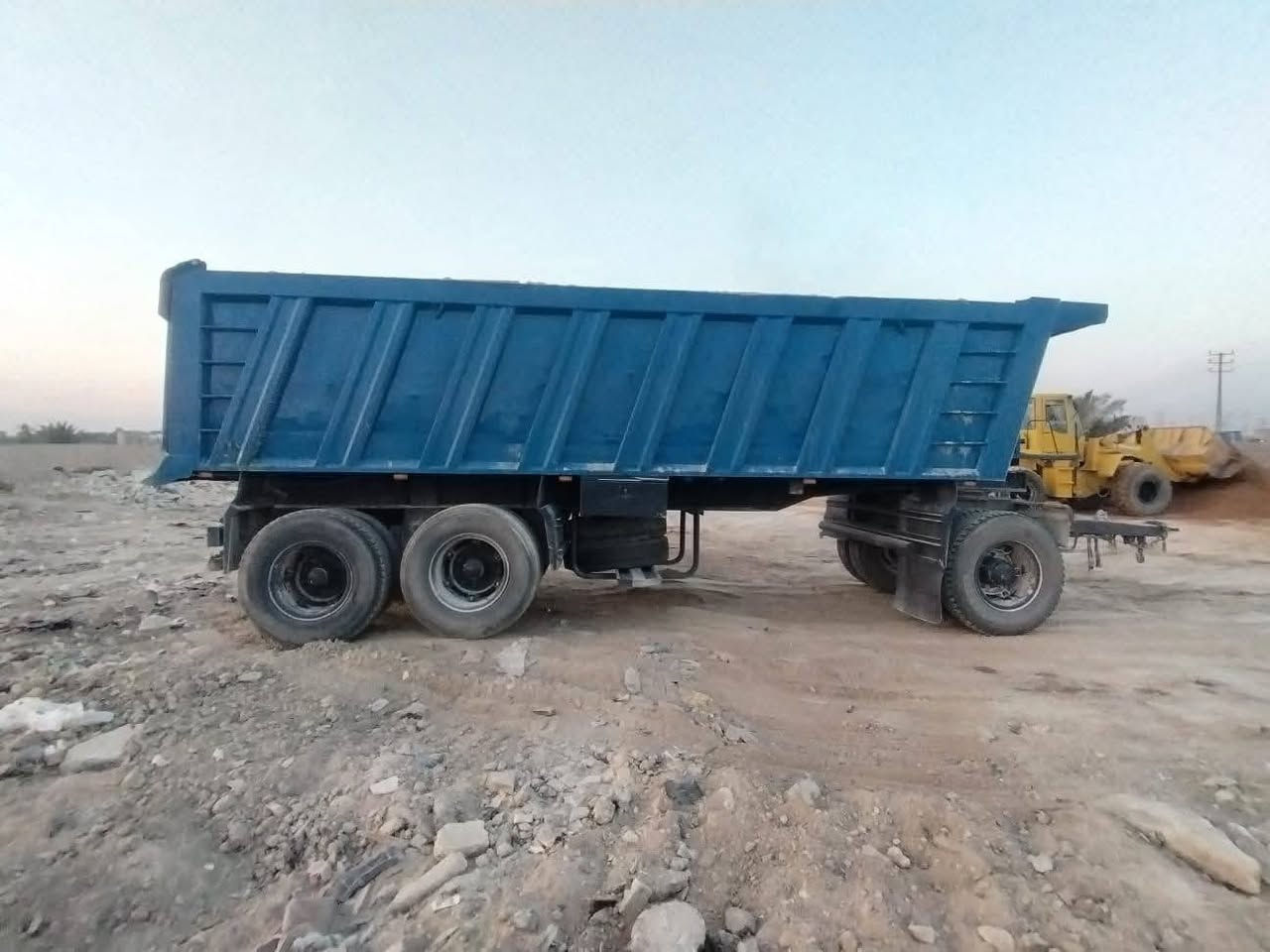 بسم الله الرحمن الرحيم جمعه مباركه مقطوره للبيع اصل تريله سويته مقطوره للبيع السعر شده واربعين ***********، ***********
