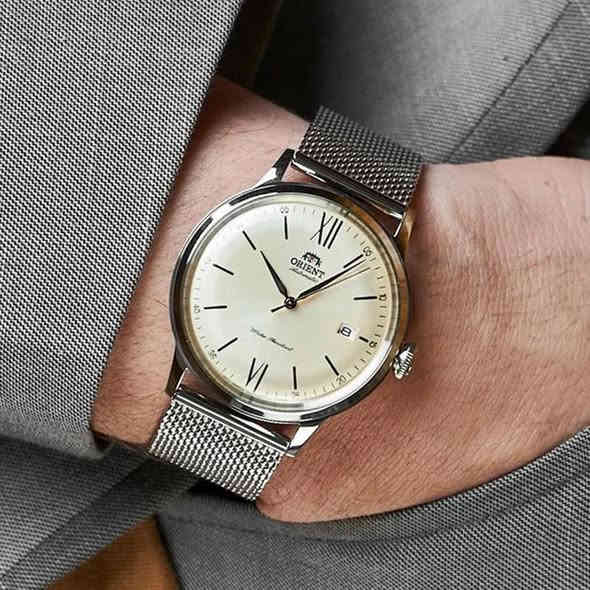 Orient
 Bambino Cream Analog Automatic

متوفر وكالة كامل المرفقات 

ضمان سنة 

قطر 40.5

احتاطي الطاقة 40 ساعة 

اوتوماتيك 

22 حجر 

مقاوم للماء 30 متر 

سير حصير 

ماكنة كشف 

توجد خدمة توصيل 

***********
