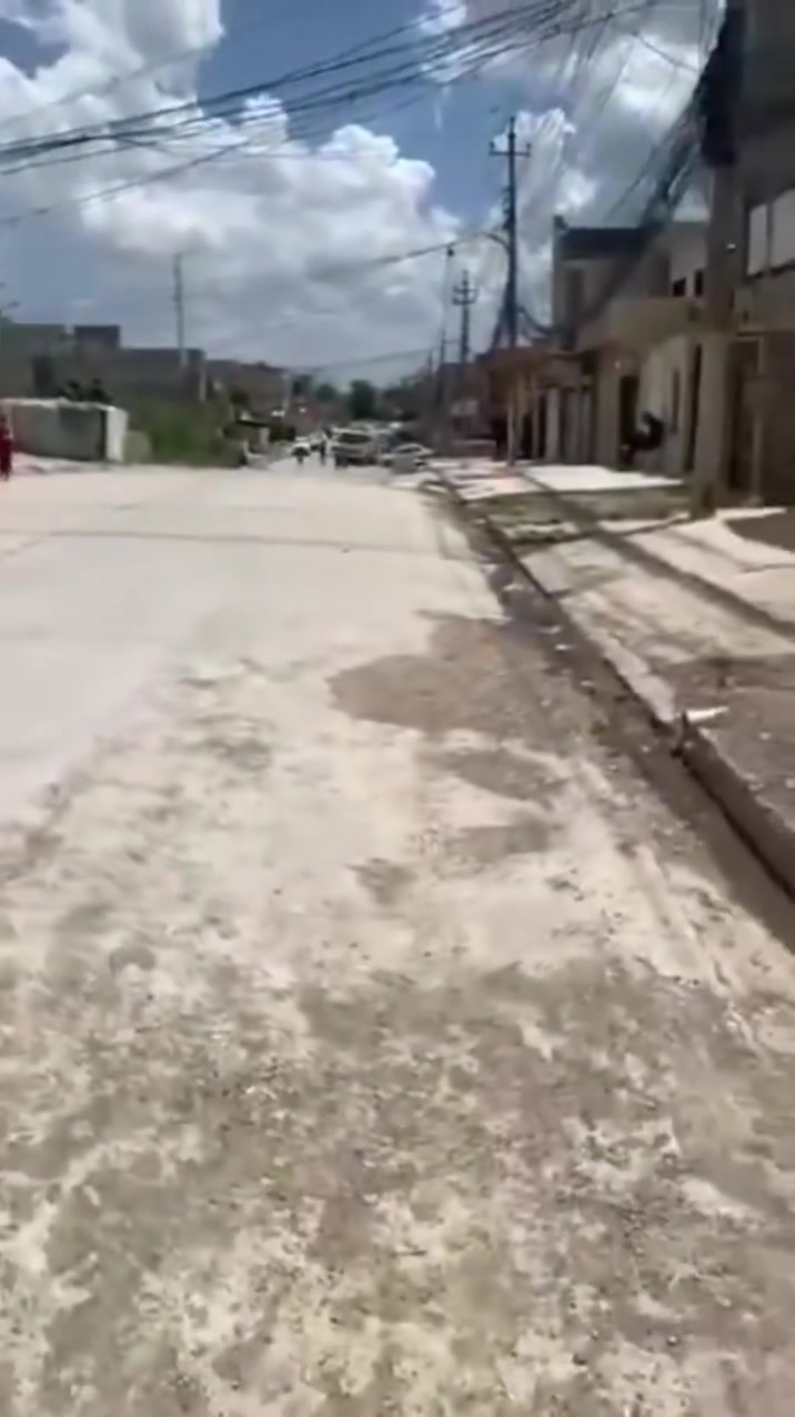 بيت للبيع موصل حي الانتصار من جهه الميثاق البيت صاير على شارع 20 خلف جامع الغرباء تبليط جديد خدمات كامله البيت مساحه 100 متر زيرو ما مسكون استلام فوري سند حديث ملك صرف سند طابو الزهور السعر 73 وبي مجال الاتصال والاستفسار على هذا الرقم مكتب ابو خالد للعقار شارع 60 مقابل سنتر الانتصار الاتصال اكثر على هذا الرقم ***********رقم***********
