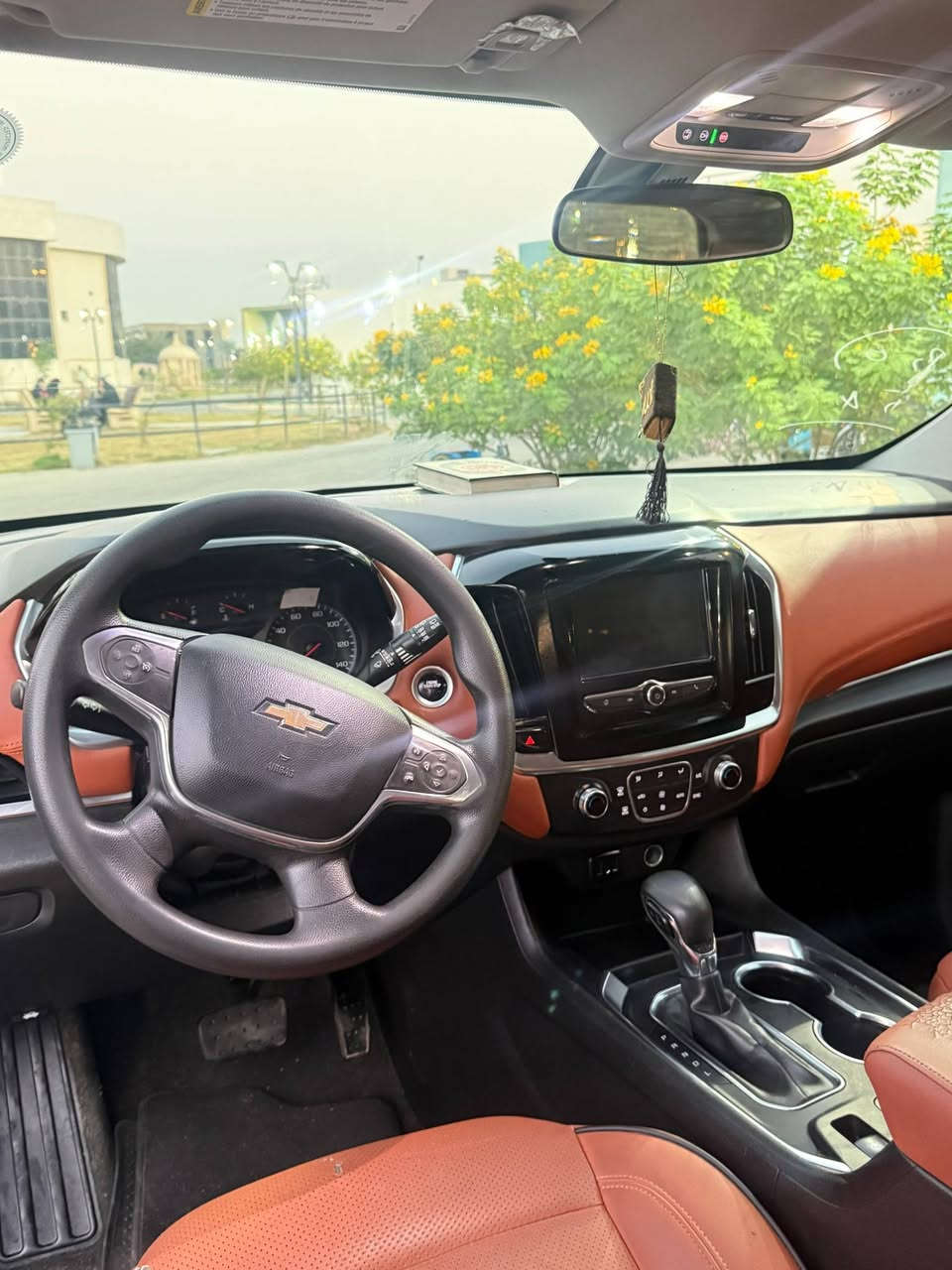 السلام عليكم ورحمة الله وبركاته للبيع Traverse موديل 2021 السياره تبديل بس جاملغ وبديه بي بعض الشخوط ومكانات بارد السياره حلوه فول مواصفات عده الفتحه وما بيه أي نقص سعر السياره 220 وبيه مجال ان شاء الله مكاني نجف للاستفسار 
***********
***********
