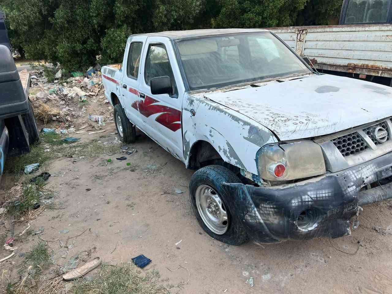 سلام عليكم
بيكمات نيسان 2008 
اكو فور ويل وكو ناصي 
مال مزاد وزارة داخليه سيارات مو شغالات ماخذين من عدهن غراض بدون صبغ بس تحك لون عسكري 
اسعارهن ب38 وبيهن مجال بسيط 
مكان سياره كربلاء 
***********
