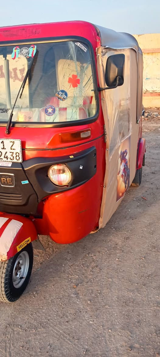 سلام عليكم شباب تكتك موديل 18رقم بغداد تحويل ثاني يوم مكينه مفتوحه لاتنقيص ولاتبخير بدون ظربه بس دوس معمرات سعر 5و400 وبيه مجال شي قليل العنوان بلديات شارع السجه رقم الهاتف ***********
