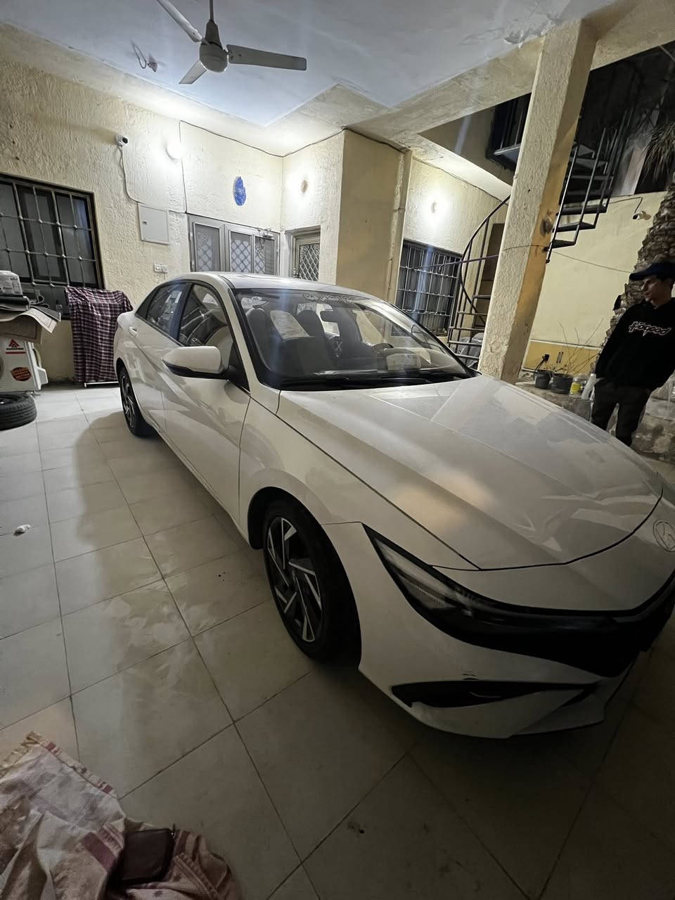 السلام عليكم للبيع سياره لانتره تجميع موديل 25  ماشيه 21  سعر 150 مكاني مشراق رقم ***********
