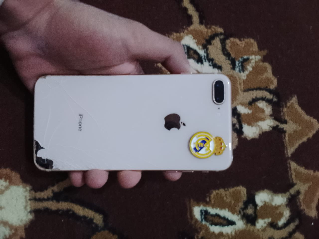 ايفون ٨ بلاص شرق اوسط ذاكره ٢٥٦ ضهر مفطور وبطاريه مبدله بصمه واكفه فقط رايده مراوس ب ايفون اكس حتى اذا مبدل شاشه وبطاريه للاستفسار واتساب ***********
