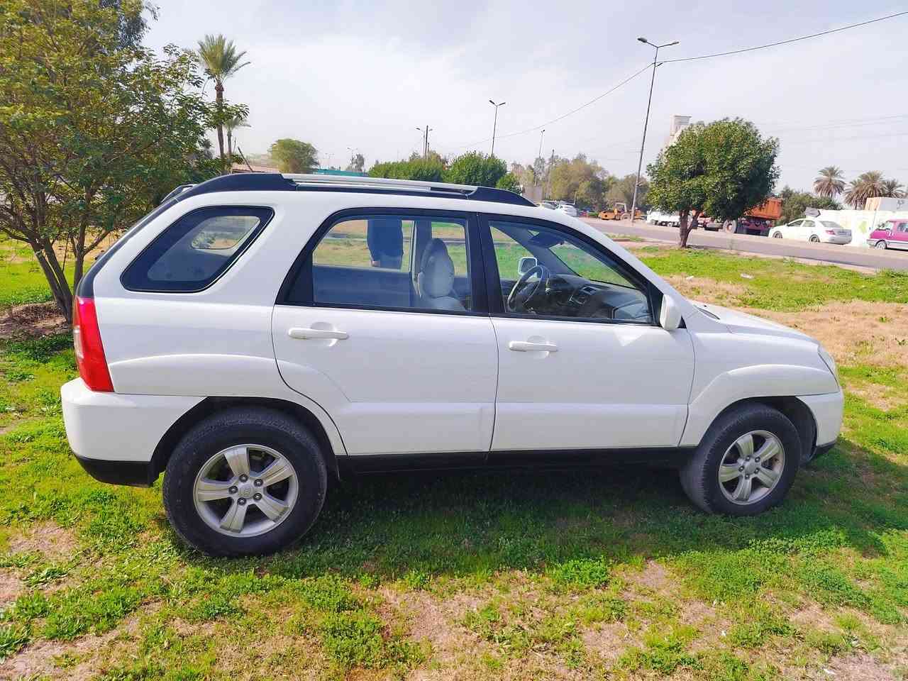 🚗 للبيع كيا سبورتاج 2010 – فل كامل – نظيفة جداً 🚗
🔹 الموديل: 2010
🔹 الممشى: 75,000 كم فقط
🔹 من الوكالة وعلى يدي من الزيرو
🔹 بدون حوادث نهائياً
🔹 بدون صبغ – وكالة بالكامل
🔹 ما تبدل فيها أي قطعة
✨ فتحة سقف رقمها بغداد
✨ نظيفة جداً استخدام شخصي الاتصال على ***********
✨ جاهزة للفحص
