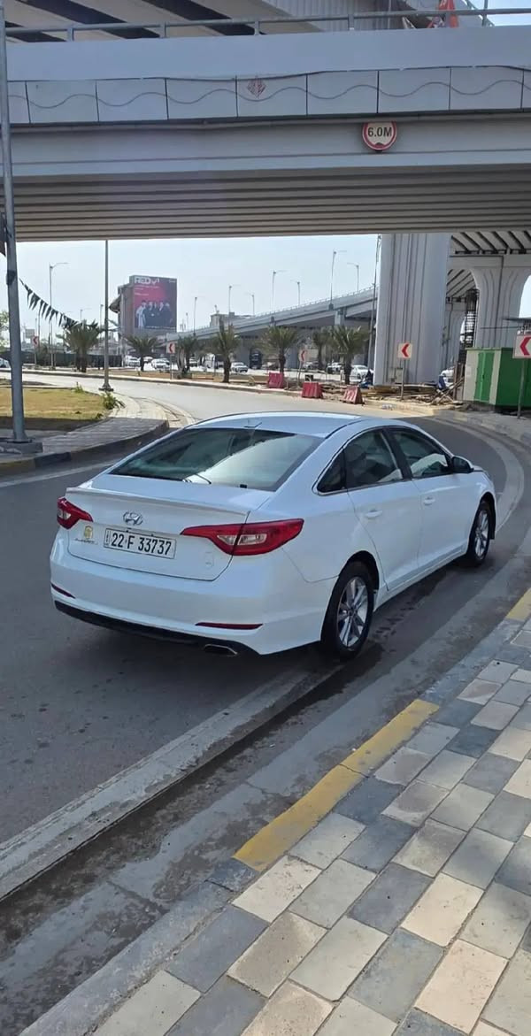 سوناتا 2016
امريكي 
محرك 2400 GDI
بيها قطعتين حادث امريكا 
وهنا بالعراق بيها قطعه صبغ
سعر 115 وبيها مجال
***********
مكانها ديوانيه
