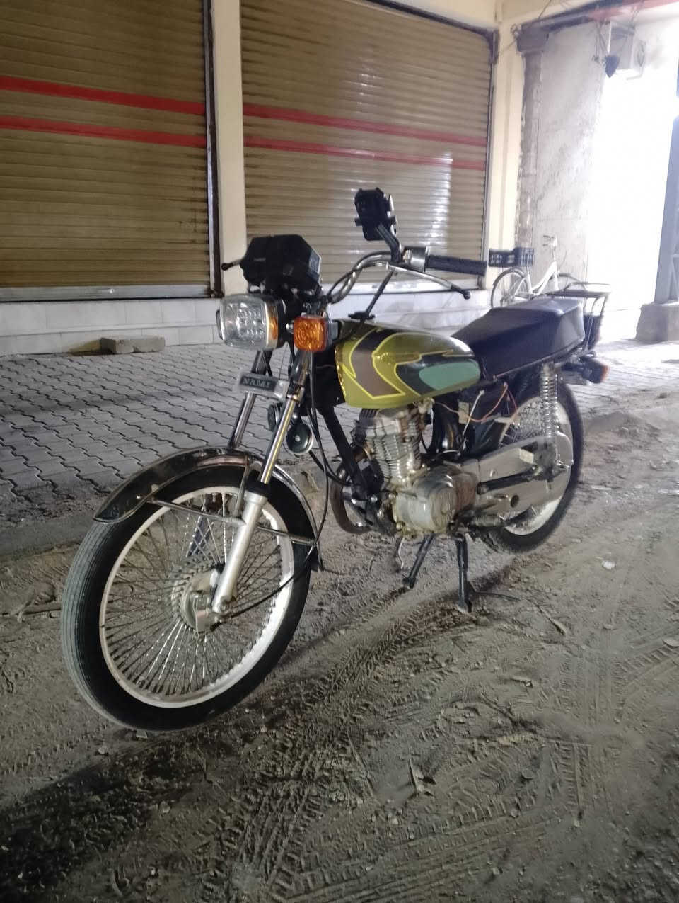 سلام عليكم 
اربعه كير للبيع  كلك كلك  
نقصه كابريته  كرنك بي خشونه بس 
 كله جديد الباقي السعر 350وبيه مجال
مكاني نجف ابو صخير  ***********
