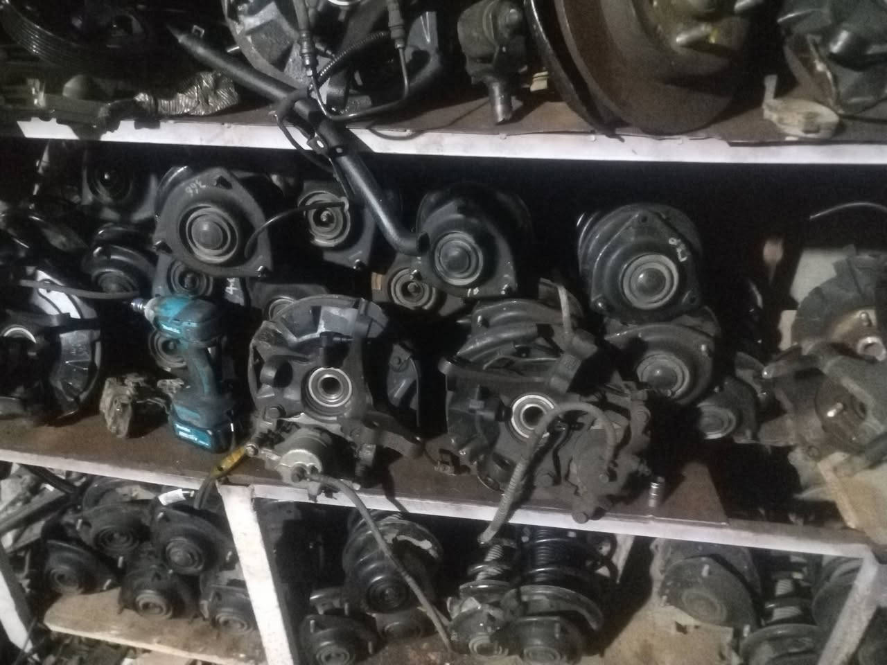 حداديه سبكتر *********** نضافه فول يوجد خدمه توصيل *********** سماوه مراسله خاص
