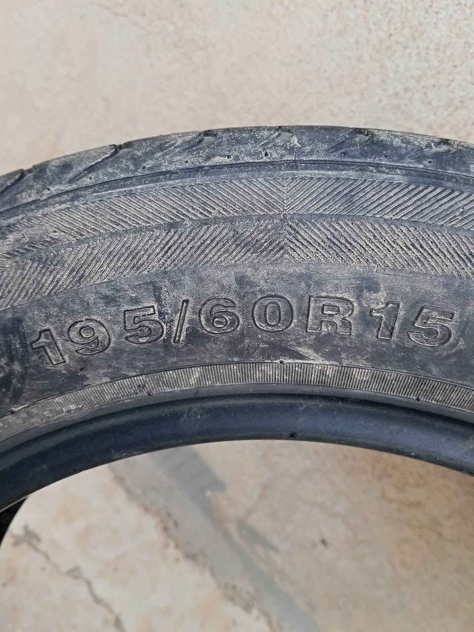 السلام عليكم 
تائرات حجم 18 انظاف فوق النص معاهم تكة هدية حجم 15
السعر 75 قفل
للاستفسار خاص 
او اتصل على الرقم
***********
الموقع موصل حي صدام
