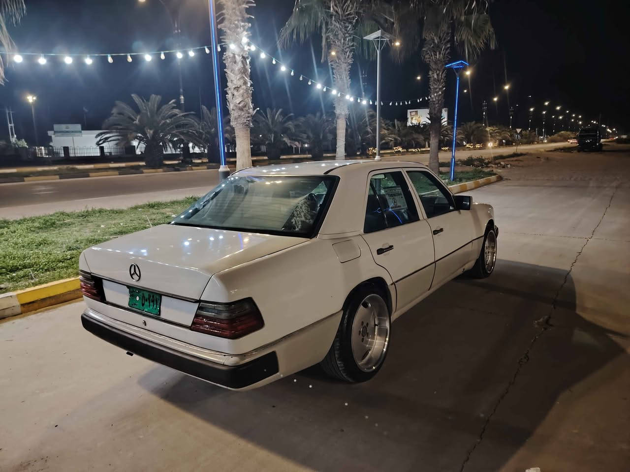 مرسیدز مۆدیل 1991سەنەوی اسڵی پاکانەی مروری لەگەڵە چوار تایەو ویلی لۆک مەکینەبەطە 2500تابڵێی پاکە سەیارە *********** Miami, FL
