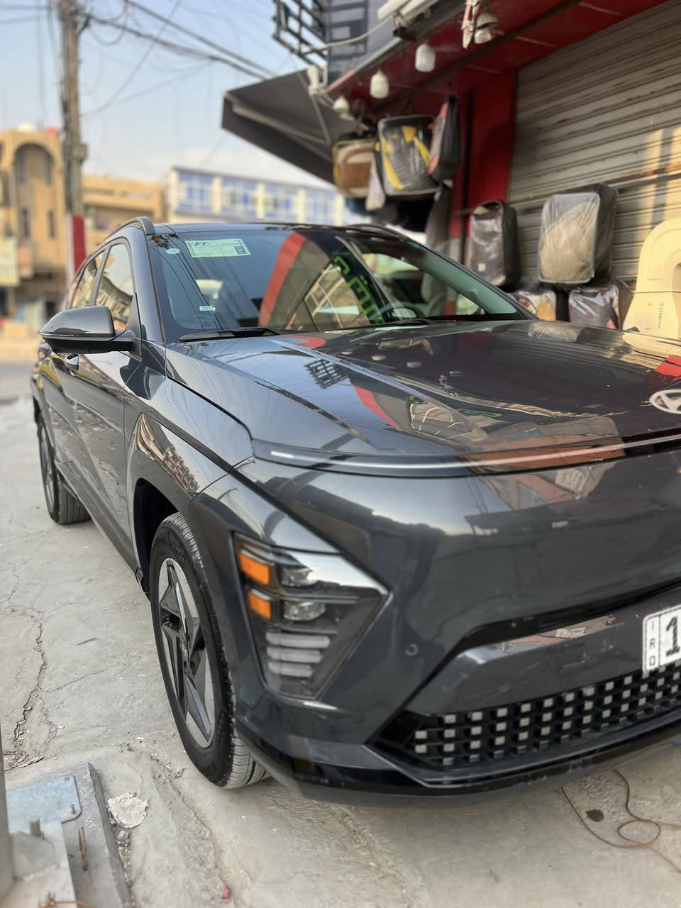 السلام عليكم
هونداي كونا وارد امريكي كهرباء بالكامل 
ضررهه قبق صندوك ودعاميه خلفيه بدون ايرباك السياره 
رقم بغداد تحويل مباشر
ماشيه 7 الاف ميل بعده زيرو 
السياره فول مواصفات للاخير شتريد بيه 
تتقدم وترجع بالريمونت
بصمه ابواب وتشغيل
تشغيل عن بعد 
لايت زنون 
رادارات امامي وجانبي وخلفي 
كامرات محيطيه 360 درجه امامي وخلفي وجوانب
بنروما 
داخل جلد رصاصي فاتح مطعم بسفوري دركه وكشن
تبريد قطعتين
كشنات الاماميه كهرباء
الكشنات الاماميه تدفئه تبريد 
ستيرن تدفئه 
شاحن واير ليس 
داريف مود 
اوتو هولد سايد بريك بصمه 
حساس امامي خلفي 
وباقي المواصفات المعروفه بالكونا 
سعر السياره  16.000$
يعني 160 ورقه وبيه مجال 
مكان السياره بغداد الشعب
للاستفسار الاتصال 
***********
