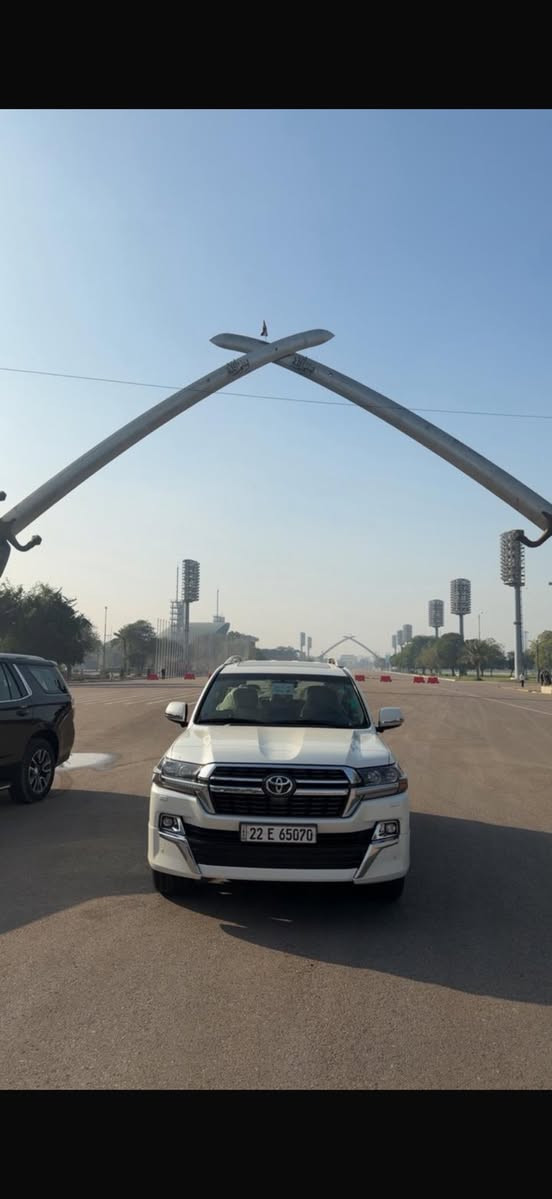 لاندكروز ساز 2021 ماشيه 102 الف كيلو فول موصفات للاخير كيجاز لكزز مكفوله من صبغ ولبارد رقم شمالي تحويل بس ماسوي وكاله ( وسياره ساز مو شركات عاديه ) مكانها بغداد حي الحسين  للاتصال ***********
