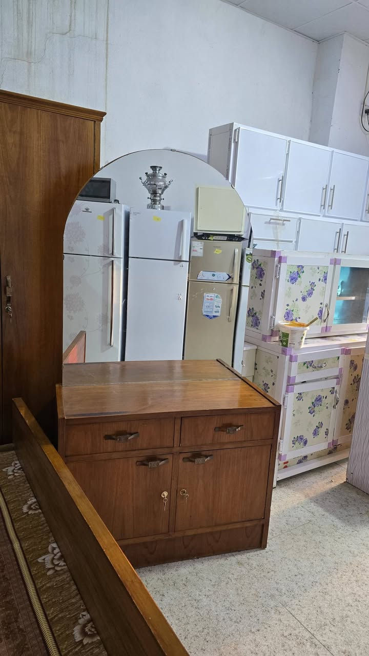 غرفه نوم صاج اصلي 6 قطع  مستعمل فول نضافه سعر مناسب   (يرهم  مراوس ) https://www.facebook.com/groups/mazadalmandilawii/?ref=share&mibextid=NSMWBT
🌷🌷🌷🌷🌷🌷
اشتري غراض بيت مستعمل تخم ديوان كاونتر ميز طعام غرفه نوم ثلاجه مجمده غساله راسلونه خاص صوره 
🌷🌷🌷🌷🌷🌷
خانقين/ شارع مستودع خلف مركز شرطه ازادي [مزاد المندلاوي]
***********☎️
***********☎️
