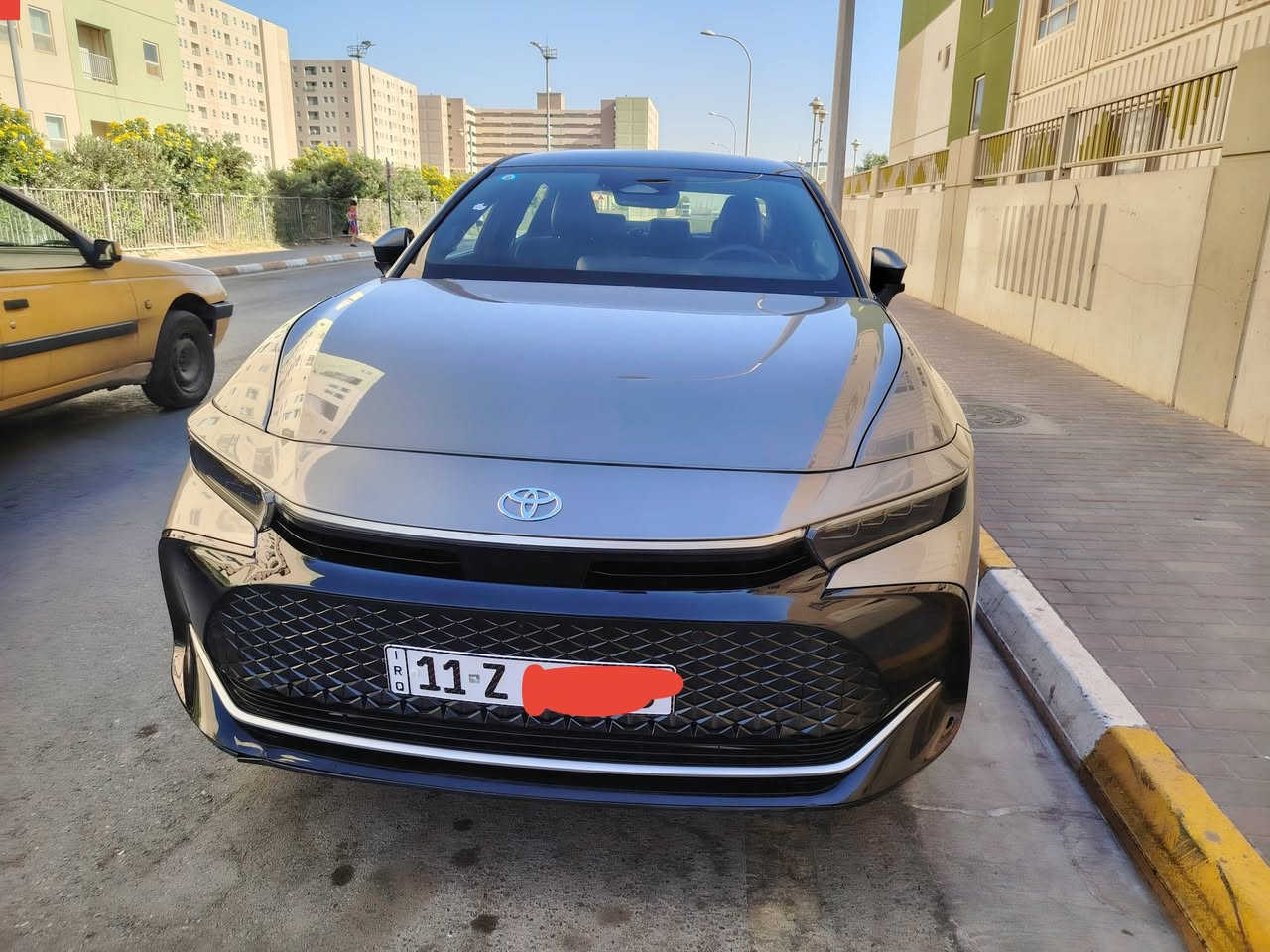 السلام عليكم
كراون 2025 بلاتينيوم هايبرد 
مكينه 2500تيربو  
اللون مميز 
مرقم بغداد بسمي تحويل ثاني يوم 
ماشية 6500
فول مواصفات 1/1 
 الضرر موضح بلصورة 
الباقي كل مكفول  
فول مواصفات 
كشن خزن ميموري 
دخول ذكي اربعة ابواب 
مقاعد اماميه تحكم 
مقاعد اماميه تدفئ وتبريد 
مقاعد خلفيه تدفئ 
تدفئ استيرن 
تشغيل عن بعد 
سستم سماعات jbl 
حساس امامي خلفي 
توفق ذاتي 
لايت 4 عدسات 
استيرن كهرباء 
فور ويل 
تبريد قطعتين 
تشغيل عن بعد 
خمس انظمه قيادة 
كامره 360 درجة 
حجم 21
بدون اي نقص 
السعر 31 ألف دولار   وبية مجال بسيط 
مكاني بغداد بسماية  بيع فقط
رقم الهاتف ***********
