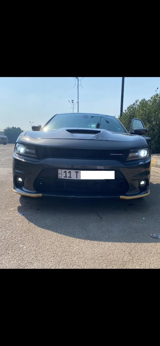 السلام عليكم 

_للبيع چارجر 2019 GT
_ امريكـي مكينة 3600 
رقم بغداد الدولي بأسمي شرط التحويل 
مواصفات فول عدا الفتحة
شاشة كبيرة 
كشنات جلد هيتر 
ستيرن هيتر 
تحكمات ستيرن 
شفتات ستيرن تنمير 
كشنات خزن ميموري كهرباء
تبريد قطعتين ثلجج
لايت زنون  
ويل 19 
فچوج بريمبو الماني 
السيارة ماشية 55 الف ميل
ولا گلوب بالدشبول
گير مكينة تبريد كفالة  
⭕️⭕️ 
بچم كبس برغي ممفتوح بي 
حادثها قبق جنطة وجاملغ خلفي بدون ايرباك وبدون دواخل 
وبيها بارد بسيط بالباب الخلفي 
السعر: 225 وبيها مجال.. 
مكاني بغداد الدورة 
هـ ***********
