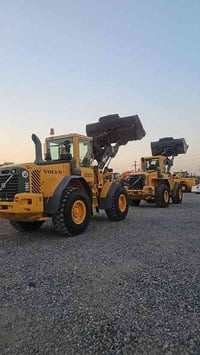 للبيع - بۆ فرۆشتن دخول جدید ——————— شفل : VOLVO حجم : L90E مودیل :2006...