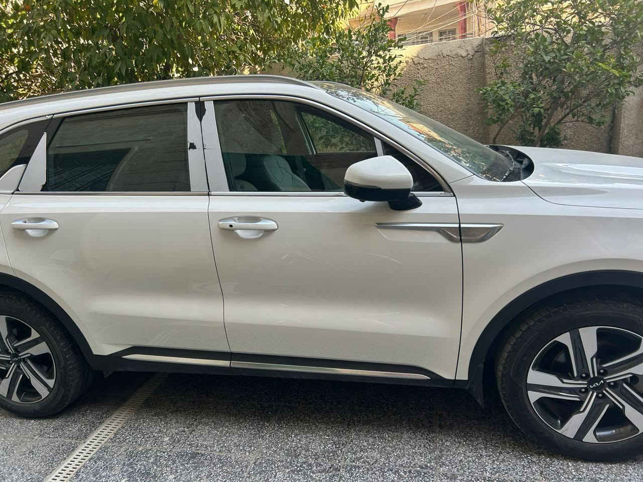 السلام عليكم سورنتو موديل 23 فول مواصفات 4x ماشيه 36000مكفوله السعر 319ورقه وبيها مجال حك الجيه للاتصال ***********
