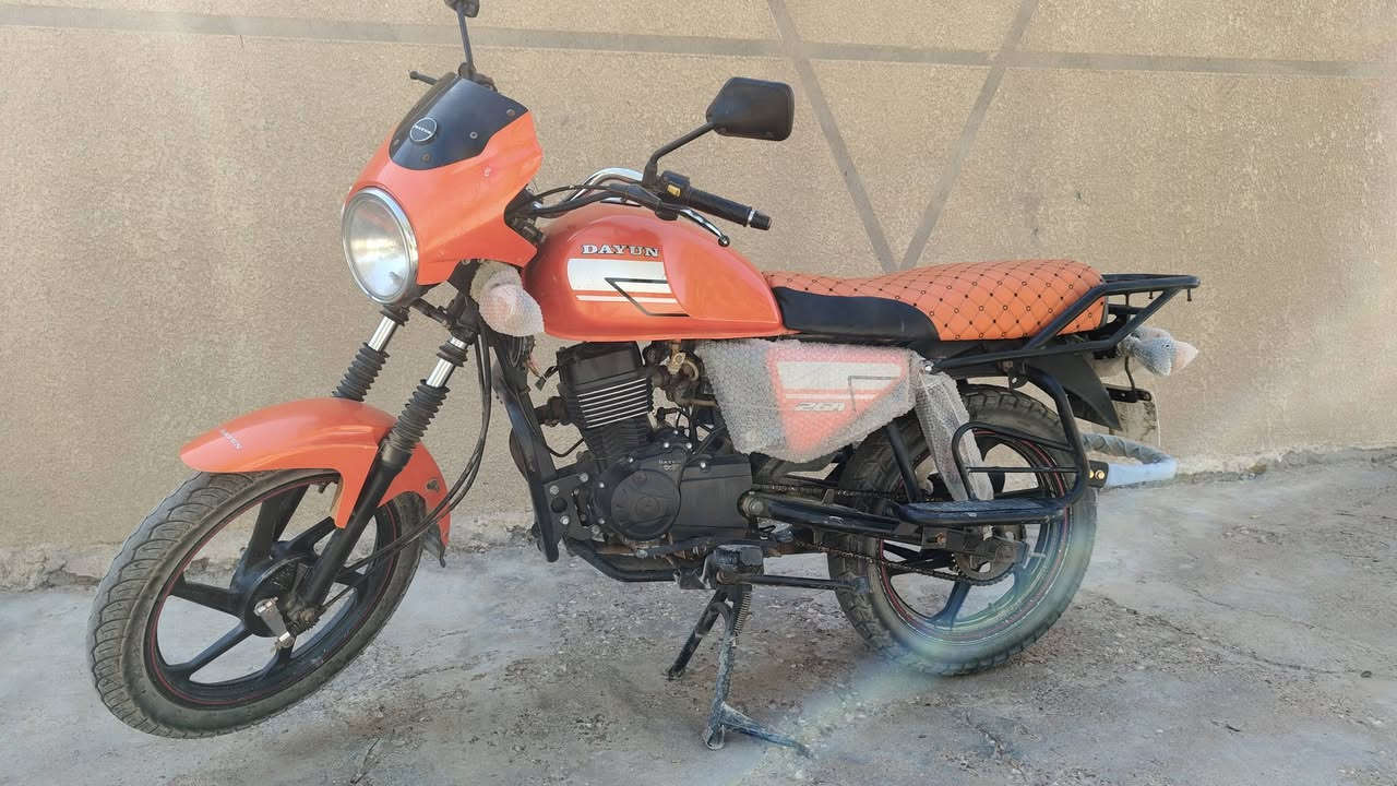 دراجة دايوان موديل 22 اوراق اصولي 
فول نظافة 
مكينه 200cc
مكاني واسط قضاء الدجيلي 
سعر 1450 وبيها مجال للشراي 
***********
