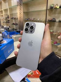 ايفون ١٥ برو ماكس رصاصي تيتانيوم  ذاكرة ٢٥٦ بطارية ٨٦٪؜  جهاز نظيف ماب...