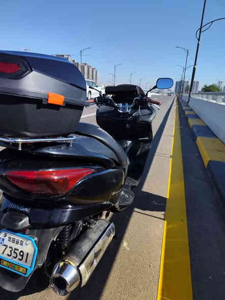 السلام عليكم فورزا 0. 8 عملية بلادي.دراجة بلادية من طول للطول +ام بي ثري +حساس استناد مكينة شلعة ومعدل . سعرها 700 وبيها مجال بسيط سكن #غزالية ***********
