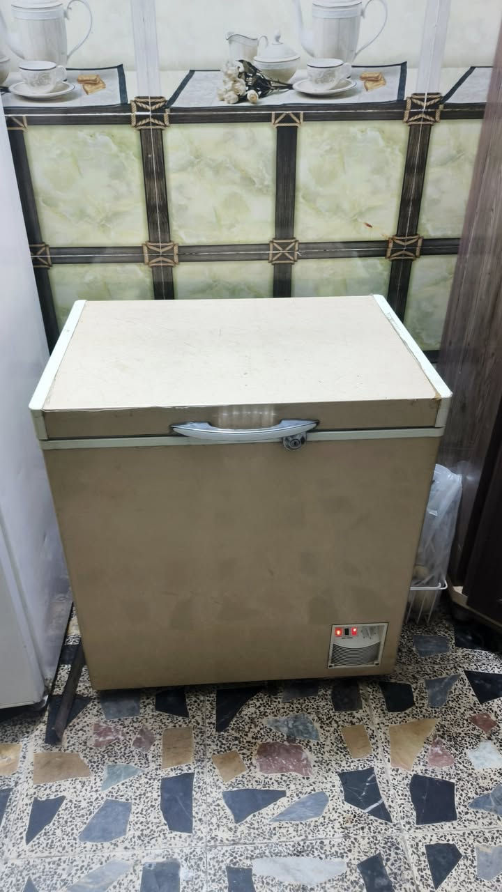 مجمده كدامكم التجميد نضيفه السعر ١٠٠ العنوان البلديات الصحفيين ***********
