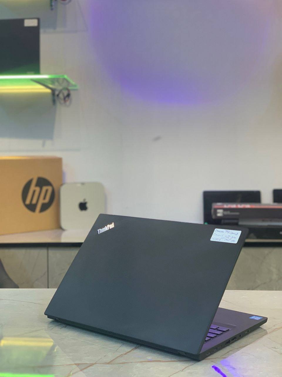 لابتوب Lenovo ThinkPad E14 💻
جهاز عملي من سلسلة ThinkPad المعروفة بالقوة والتحمل، مناسب للدراسة والعمل اليومي والتصفح وبرامج الأوفيس وإدارة الأعمال.
خيار ممتاز لمن يبحث عن جهاز سريع ومستقر للاستخدام اليومي ولسنوات طويلة.

⚙️ المواصفات:
• المعالج: Cori5 الجيل الحادي عشر – أداء سريع وسلس للأعمال والبرامج الدراسية.
• الرام: 8GB – تشغيل البرامج وتعدد المهام بدون بطء.
• الهارد: 256GB SSD – سرعة عالية في تشغيل النظام والبرامج.
• الشاشة: 14.1 إنج – حجم مناسب للحمل والعمل والتنقل.
• كرت الشاشة الداخلي: 4GB

🎁 الهدايا المجانية:
• حقيبة لابتوب

• الشاحن الأصلي
🛡 الضمان والخدمات:
• فحص كامل قبل الإرسال
• فحص كامل قبل الدفع والاستلام
• ضمان 14 يوم ضد الخلل المصنعي
• الجهاز جاهز للاستخدام المباشر
📍 الموقع:اربيل السلطان مظفر
 بغداد – الأمين الثانية
💰 السعر: 390,000 دينار
📲 للتواصل واتساب: ***********
🚚 التوصيل متوفر إلى جميع المحافظات.
