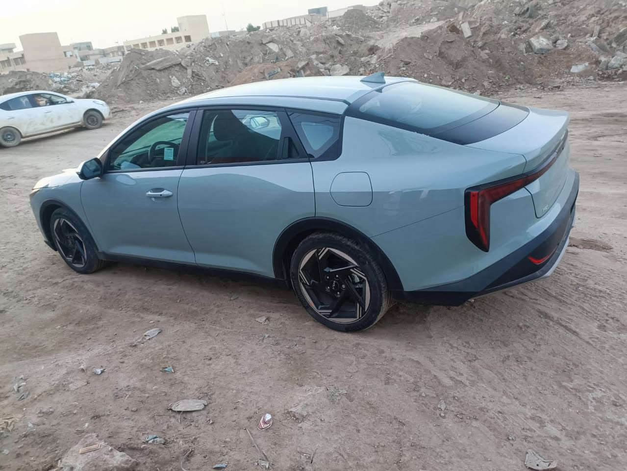 السلام عليكم
سيارة K4 موديل2025 زيرو
اللون المميز سموك أرغب من اللون الابيض 
محرك 2000دوش
ماشية 5 ألف فقط
سياره ليبل واحد بدون حادث ولا تعديل ولاتبديل ولاصبغ كما موضح في الصور.
مواصفات//
بصمه
تشغيل عن بعد
بصمه ابواب
بصمه جنطه
شاشه متصل حجم كبير
منافذ شحن خلفيه
سايد بريك كهربائي
مانع انزلاق
نقطه عمياء
أشاير مري
شحن واير لس كامره خلفيه دقه hd
تحكم وضعيات قياده 
فول تحكم ستيرن
فول قيادة ذاتيه مع تحديد مسار
رادار امامي وخلفي وجانبي
فول حساسات توقف ذاتي
لد أمامي مع عدسات زنون
لد خلفي
صندوق السياره ذكي يفتح ويرحب عندالاقتراب من السياره
♦فول مواصفات بدون البانوراما فقط.
♦السياره بدون رقم تسجل في جميع المحافظات عدا الاقليم
♦السعر179
للأستفسارآتصل آو واتساب على الرقم***********
