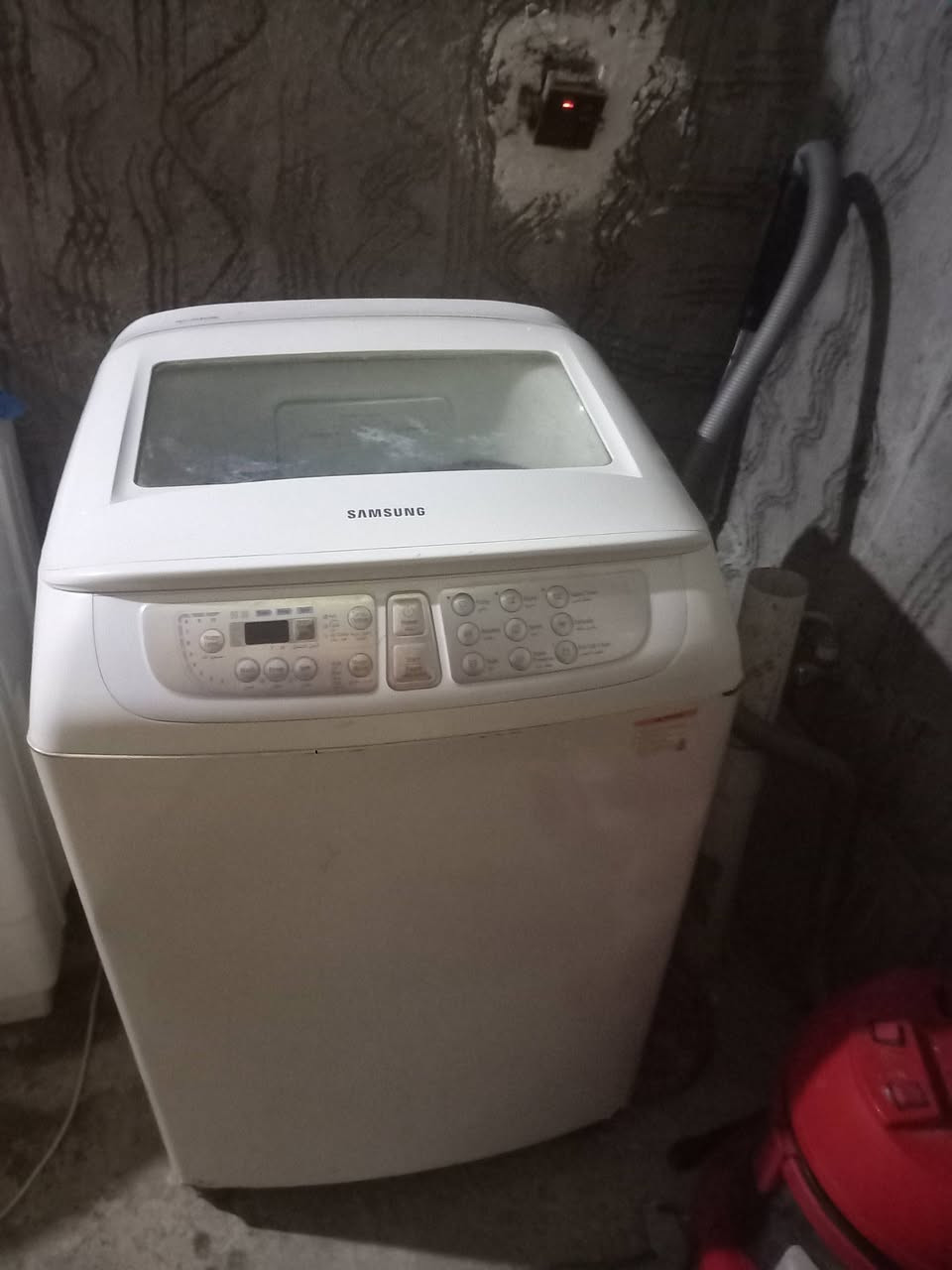 غساله البيع جديده مابيه شي شغله من كلشي مستعجل عليه سعر 200 وبيه مجال نجف كوفه ***********
