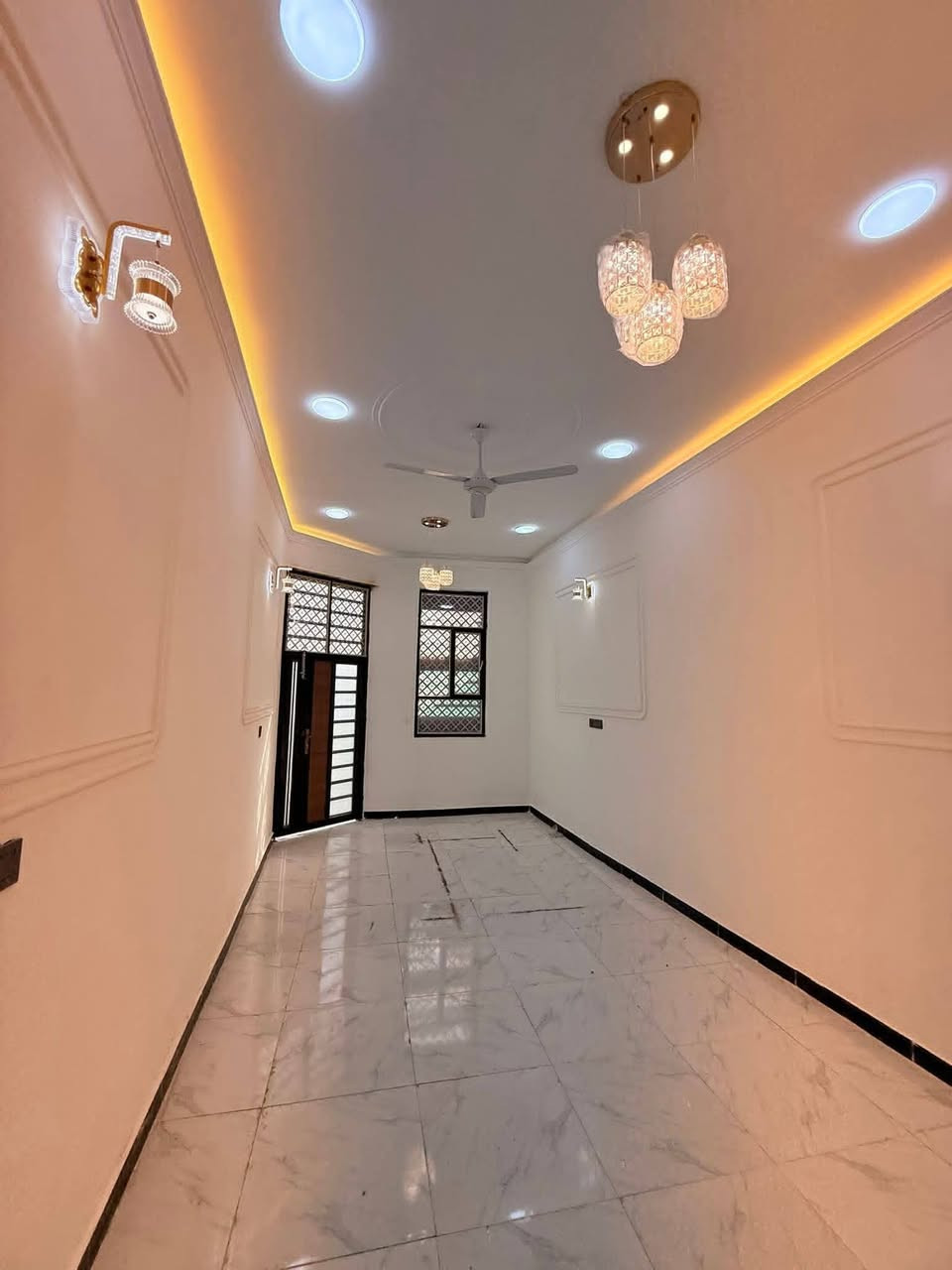 #اسعد_الله_أوقاتكم_بكل_خير👋⁉️

دارين  سكن للبيع ⛪️ بسعر بلاش 
بيوت حلوه مرتبه 

#مساحت كل بيت 150متر  بناء حديث بعده بل جيس

#يحتوي البيت على غرفتين نوم 
و ديوان 
و صاله 
و مطبخ 
و صحيات داخلي و خارجي و كراج سياره 
بيت كلش مرتب 

كافه الخدمات متوفره 

#جنس_العقار :: طابو صرف زراعي بأسم عراقي سند ٢٥ راعي لارض ساكن نفس المنطقه 

البيوت علا شارع تبليط 10 متر 🛣️

#العنوان ابو الخصيب  شارع ابو كوصره 
يبعد عن شارع ابو كوصره 20 متر

سعر كل بيت 90مليون  و بي مجال 
#للاستفسار الاتصال على الهاتف 📞📳
📳((***********
