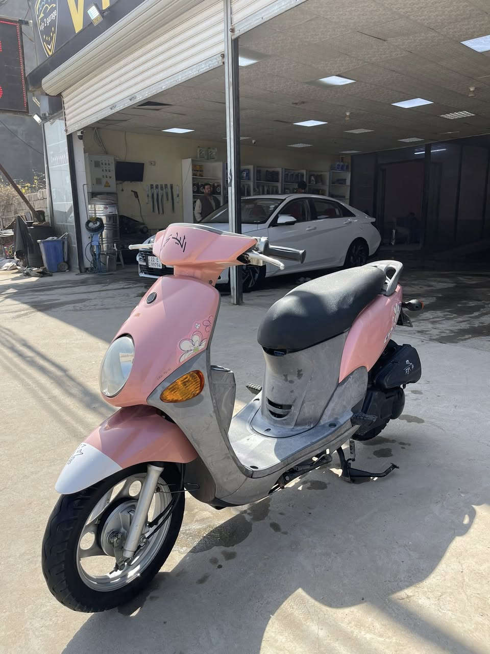 سلام عليكم 
فله للبيع سعره ٨٥٠ بيه مجال قليل كلش دراجه مكفوله كفاله عامه وجديده الشراي يجي خاص  علفحص 
مكاني حله مركز  
وهذا رقمي ***********
