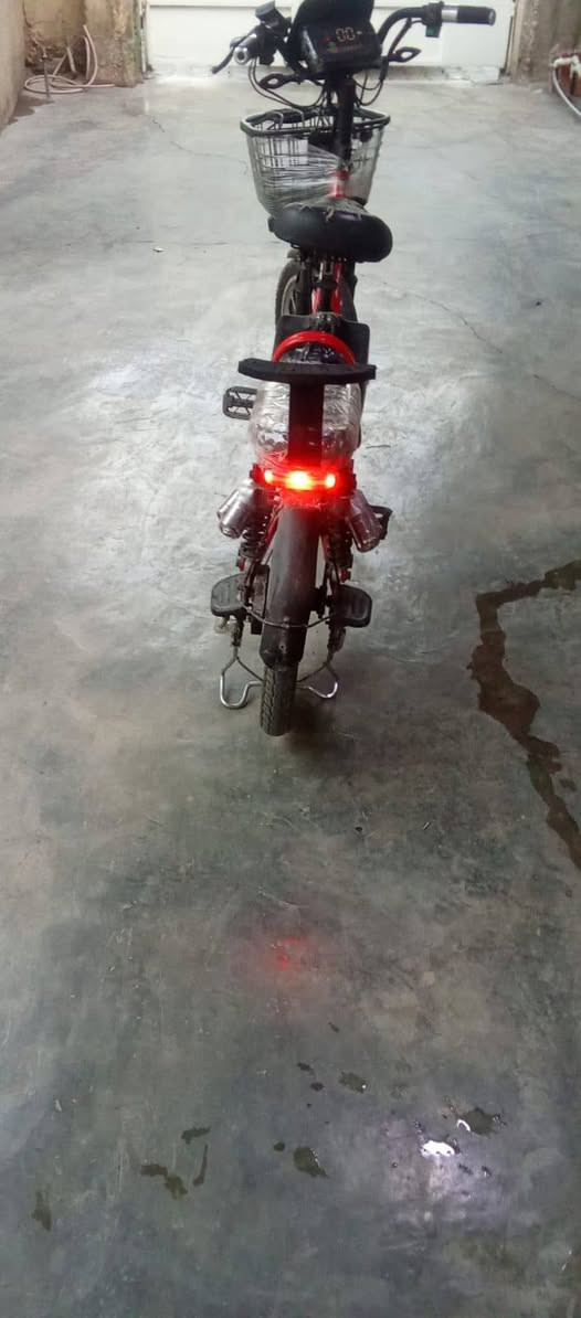 ماطور شحن للبيع شغال بدون عيب السعر 200 رقم موبايل ***********
