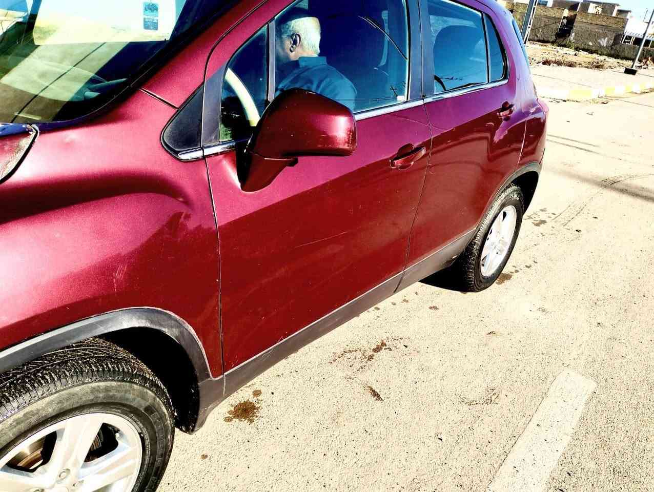 سلام عليكم سياره شوفر ليت تراكس ٢٠١٤
تلث قطع صبغ بيه السعر ٨٥وبيه مجال ***********
