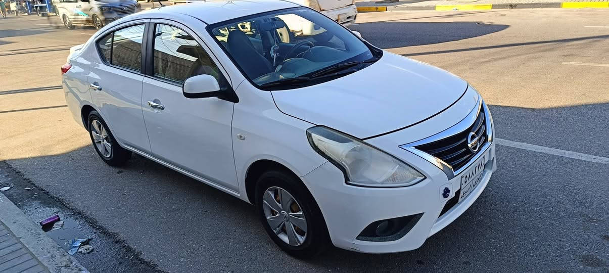 السلام عليكم 
نيسان سني مديل 20 ماشيه 128 سياره مكفوله ماعدا بارد بسيط بالباب الوره سنويه منتهيه السعر 105 
***********
